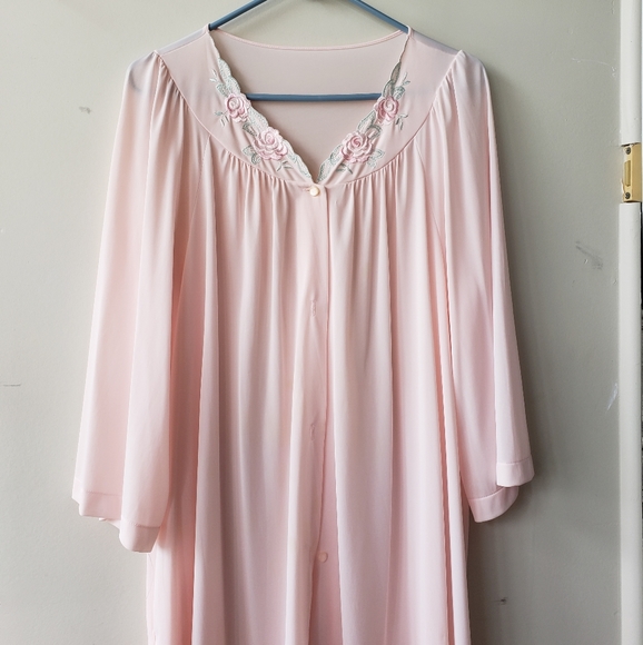 Light pink sheer night gown - Picture 1 of 9